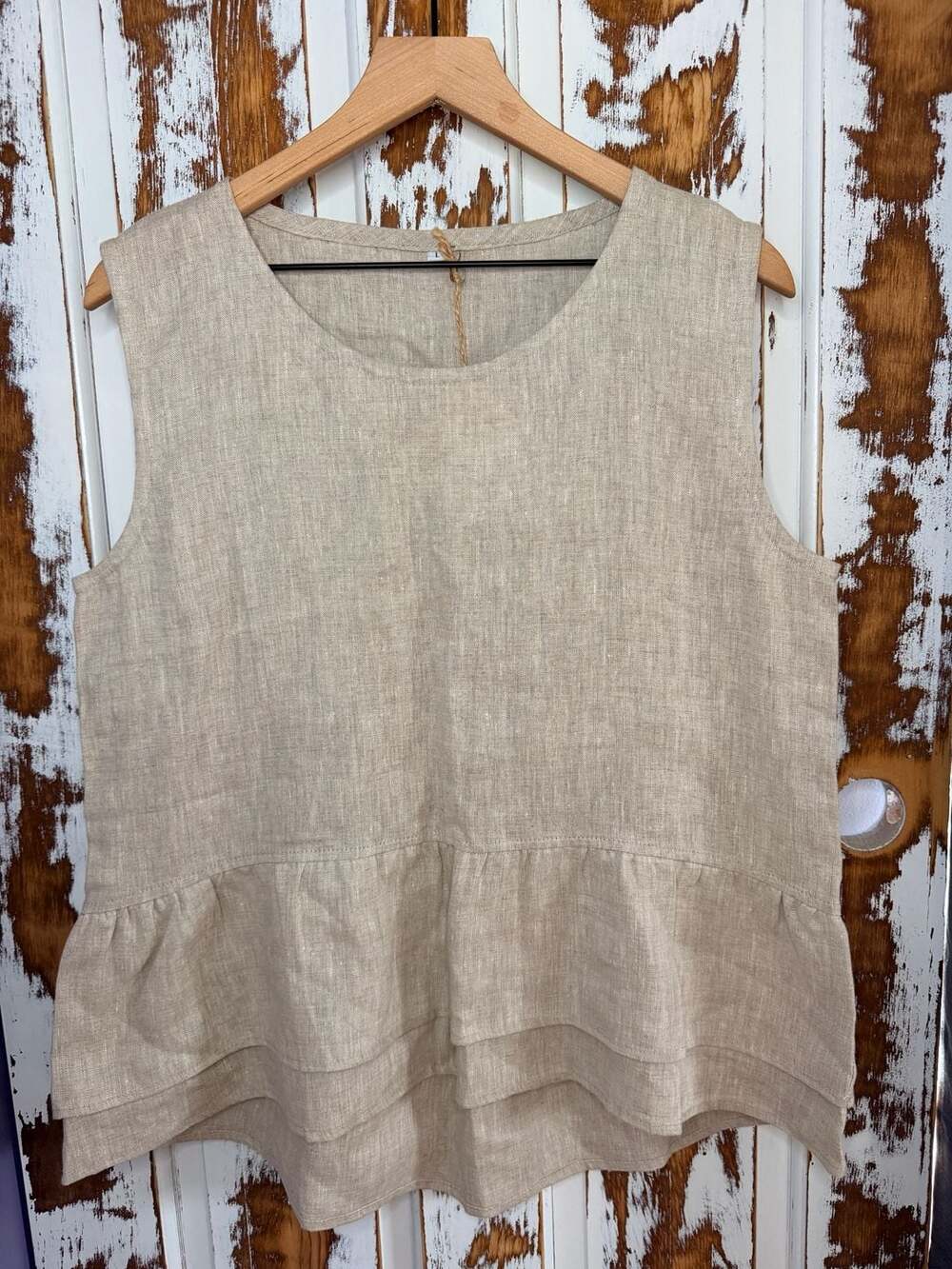 Crown Linen Scoop Neck Sleeveless Top Beige Size L Ruffle Hem NWT Coastal
